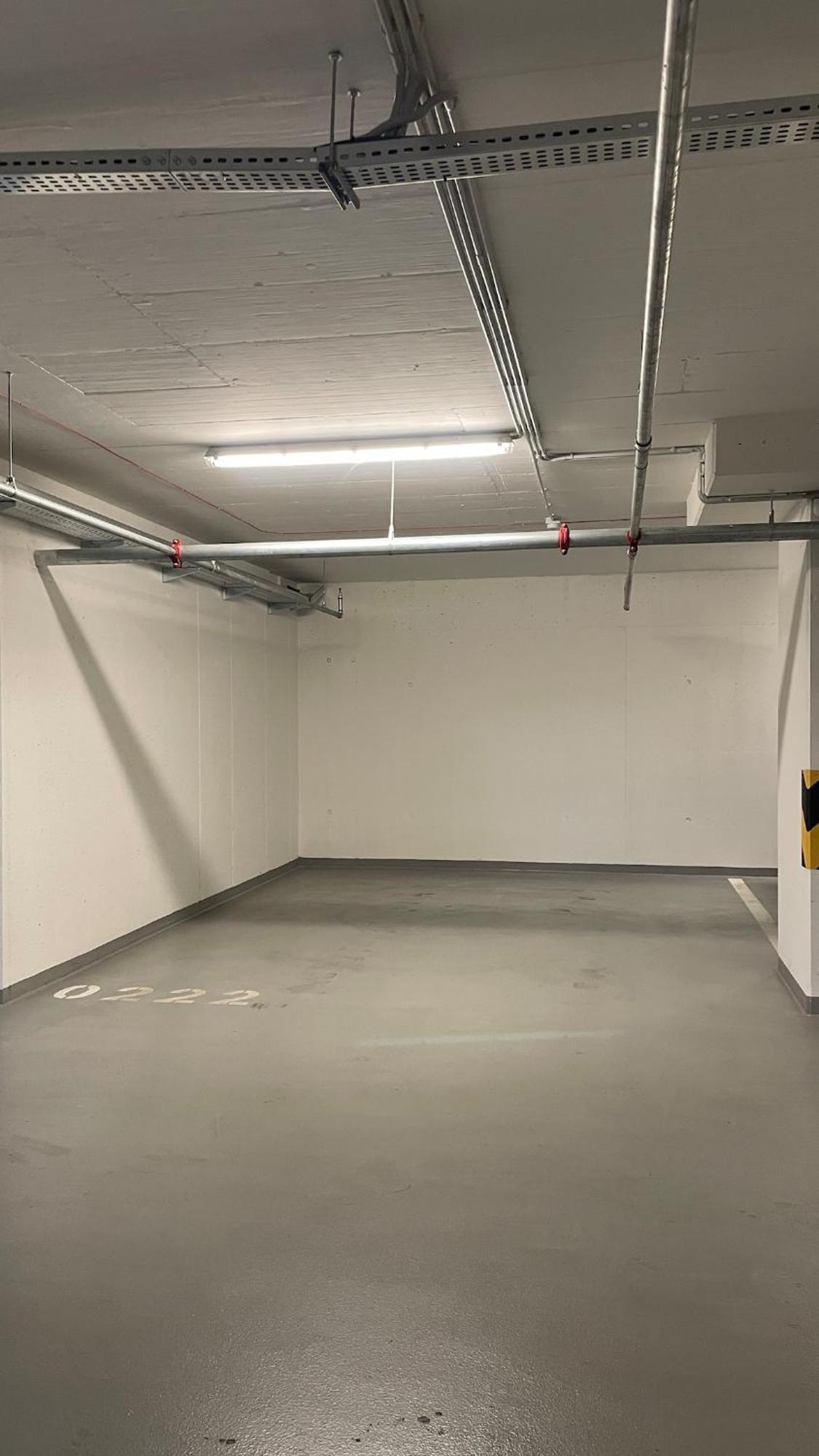 Modern Stylish With Private Garage Apartament