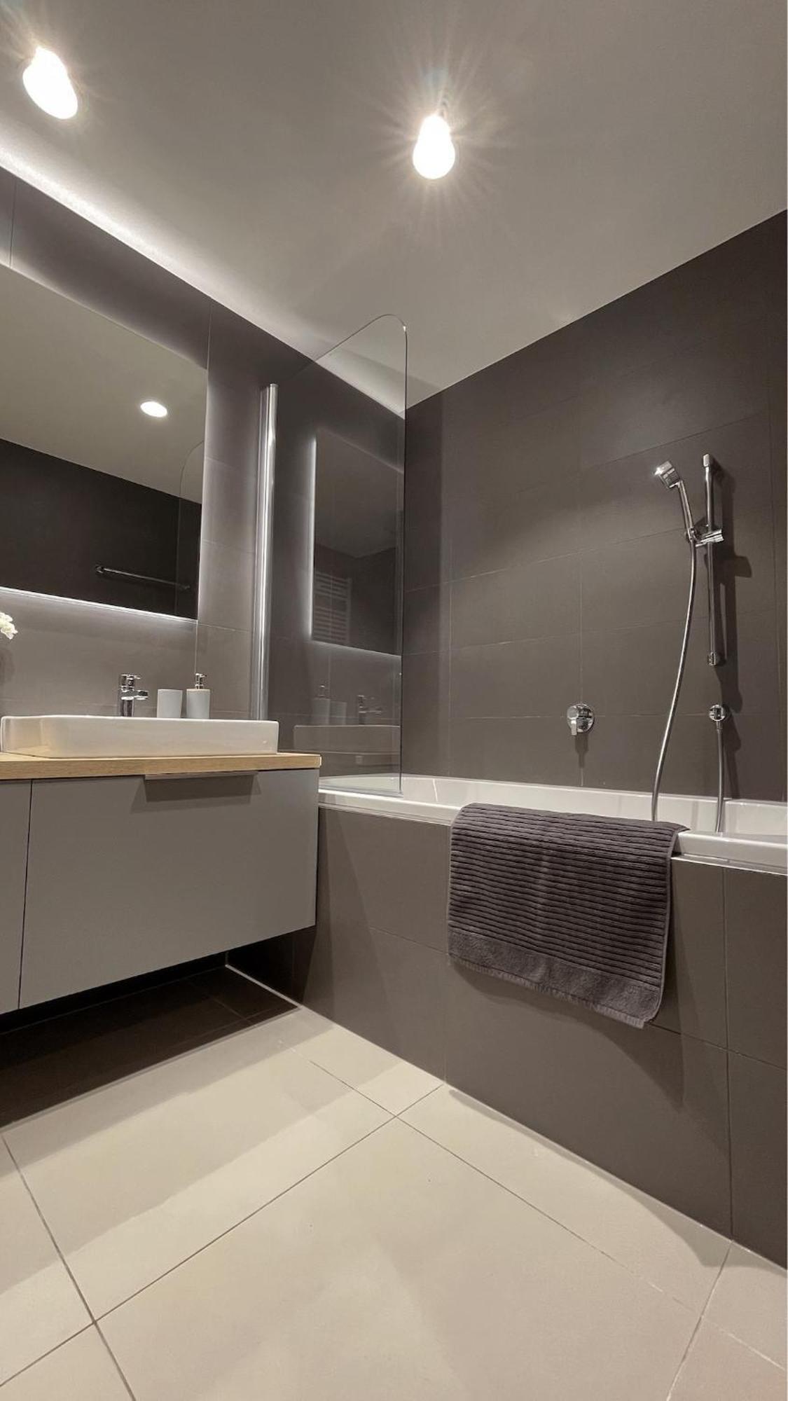 Apartament Modern Stylish With Private Garage Praga